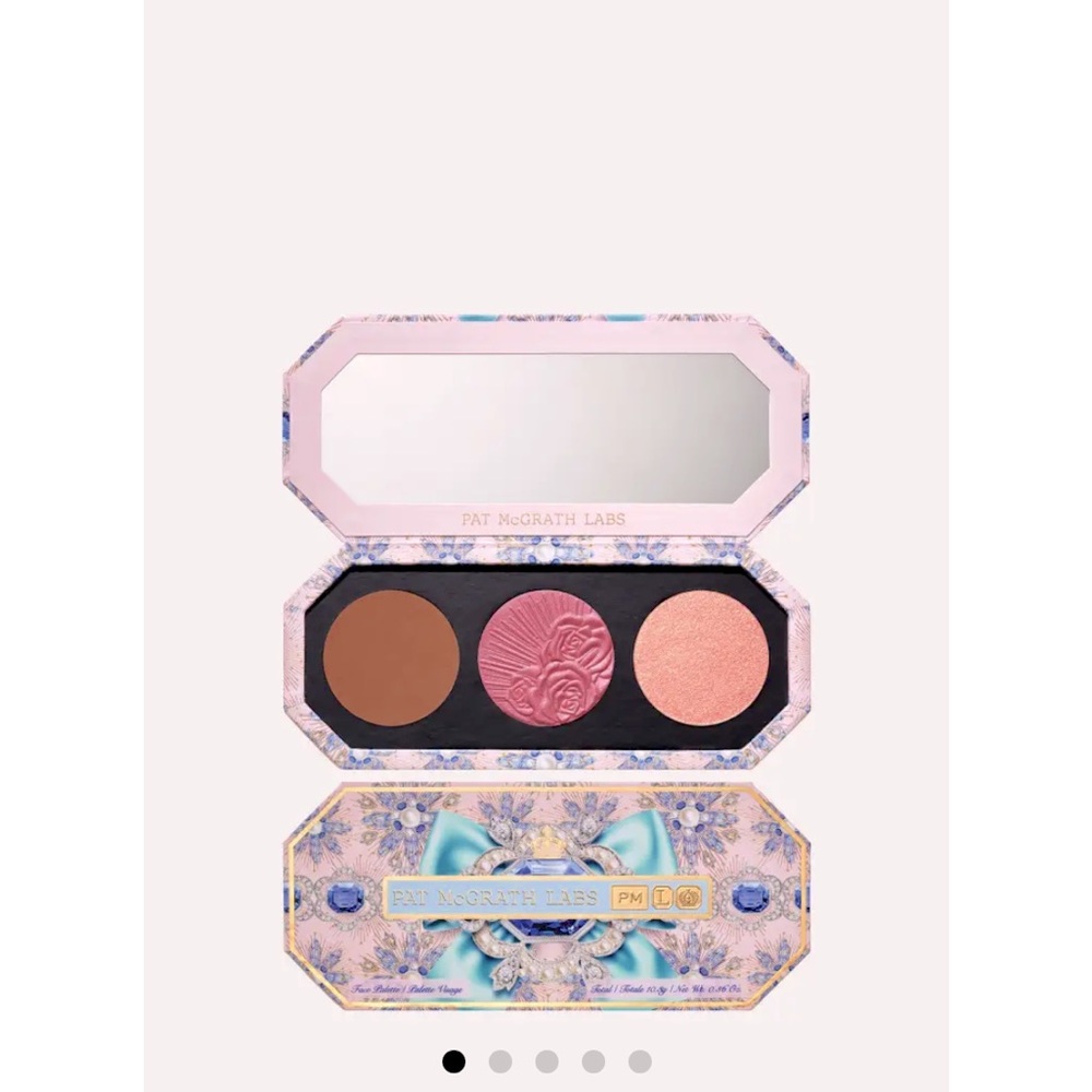 Supernova Siren PAT MCGRATH LABS
Divine Blush Bronzer and Glow Trio